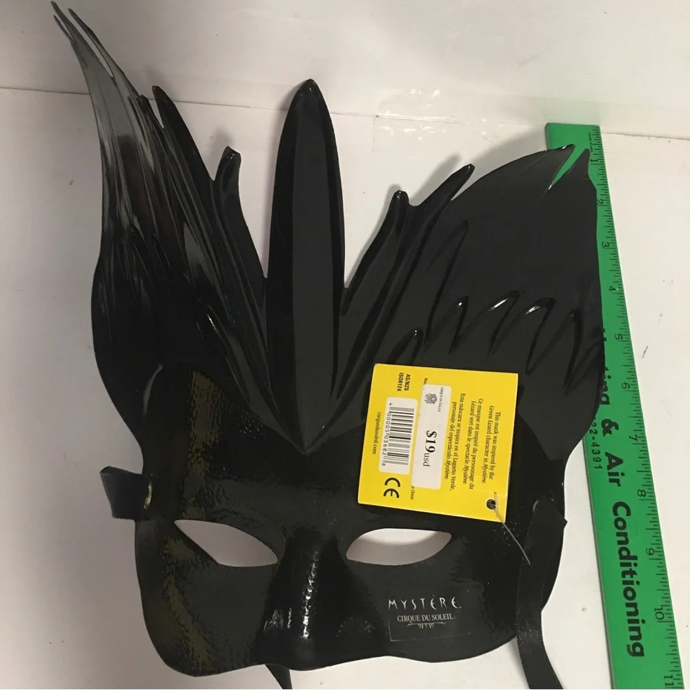 Colorful Mystere Cirque DuSoleil Half Mask The Lizards Plastic Ribbon Ties NWT